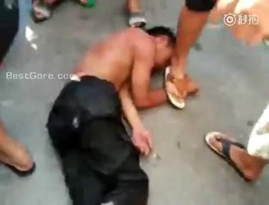 Κίνα: Ανατριχιαστικός ξυλοδαρμός άνδρα από πλήθος